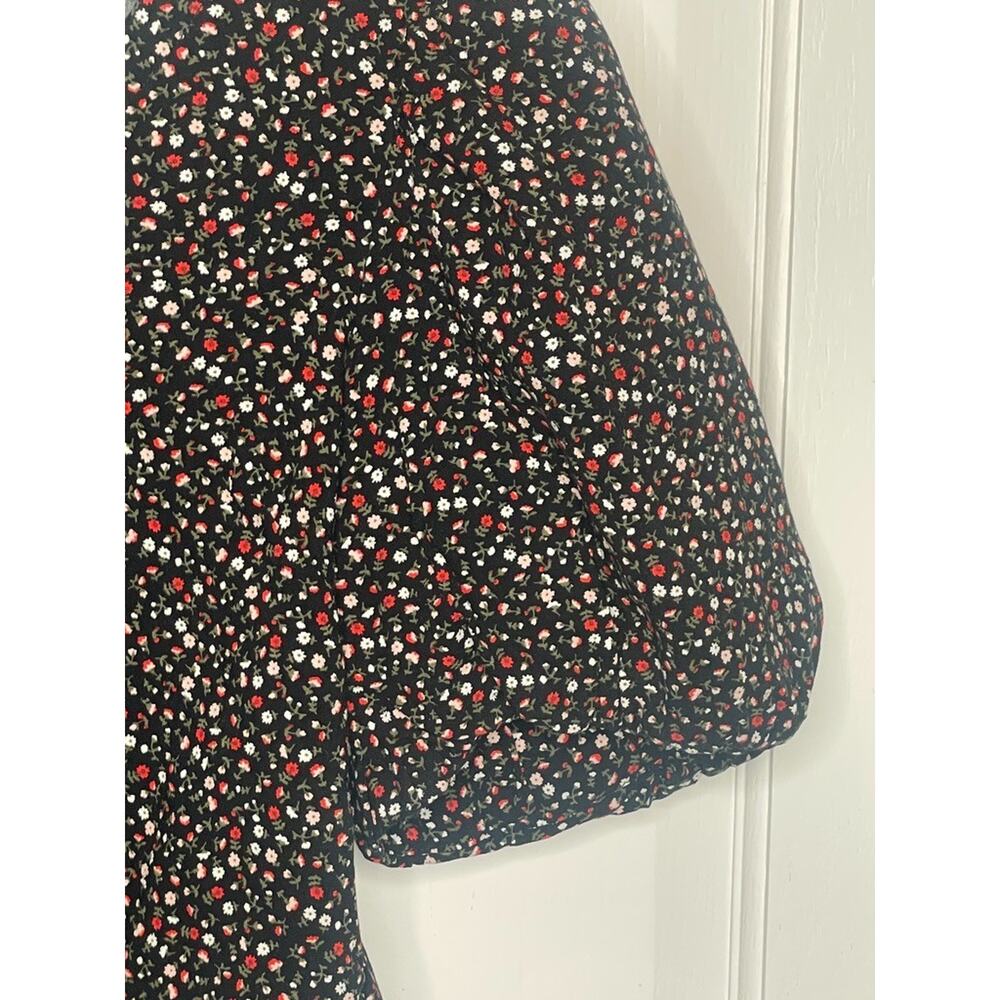 Levis Top Women's Black Floral Cropped Button Top Sz M Short Sleeve Cowgirl Boho - Picture 3 of 11